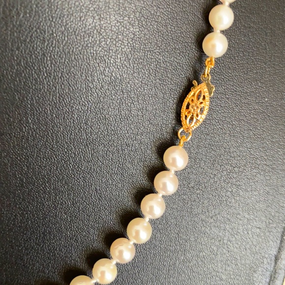 🎀Japanese Akoya sea pearl necklace 14k solid gold - Picture 2 of 5